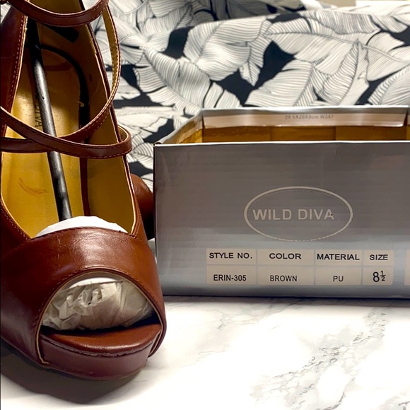 Wild Diva Erin Brown Heels - Picture 4 of 6